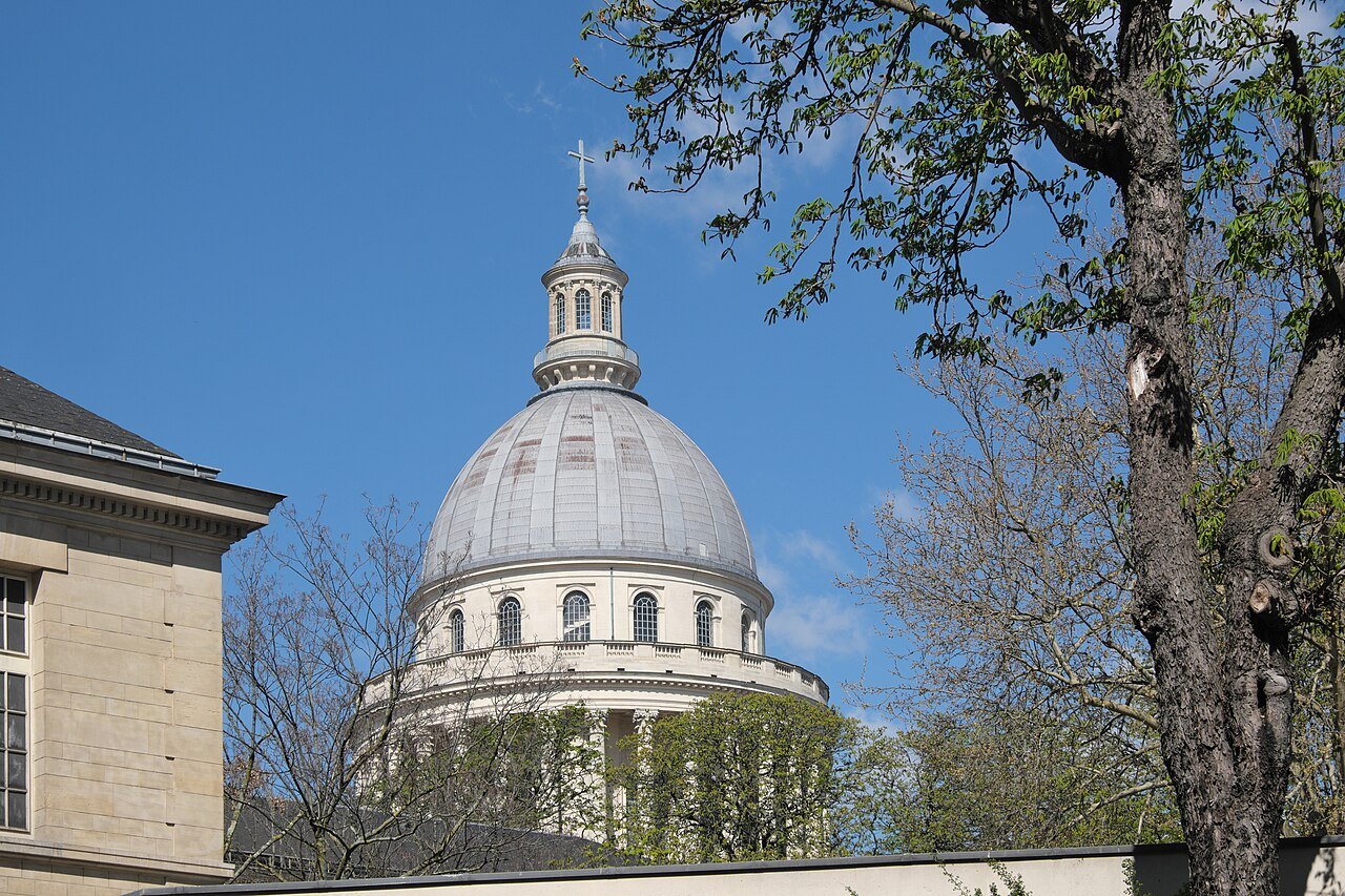 The dome of the Panthéon above the trees of the Latin Quarter